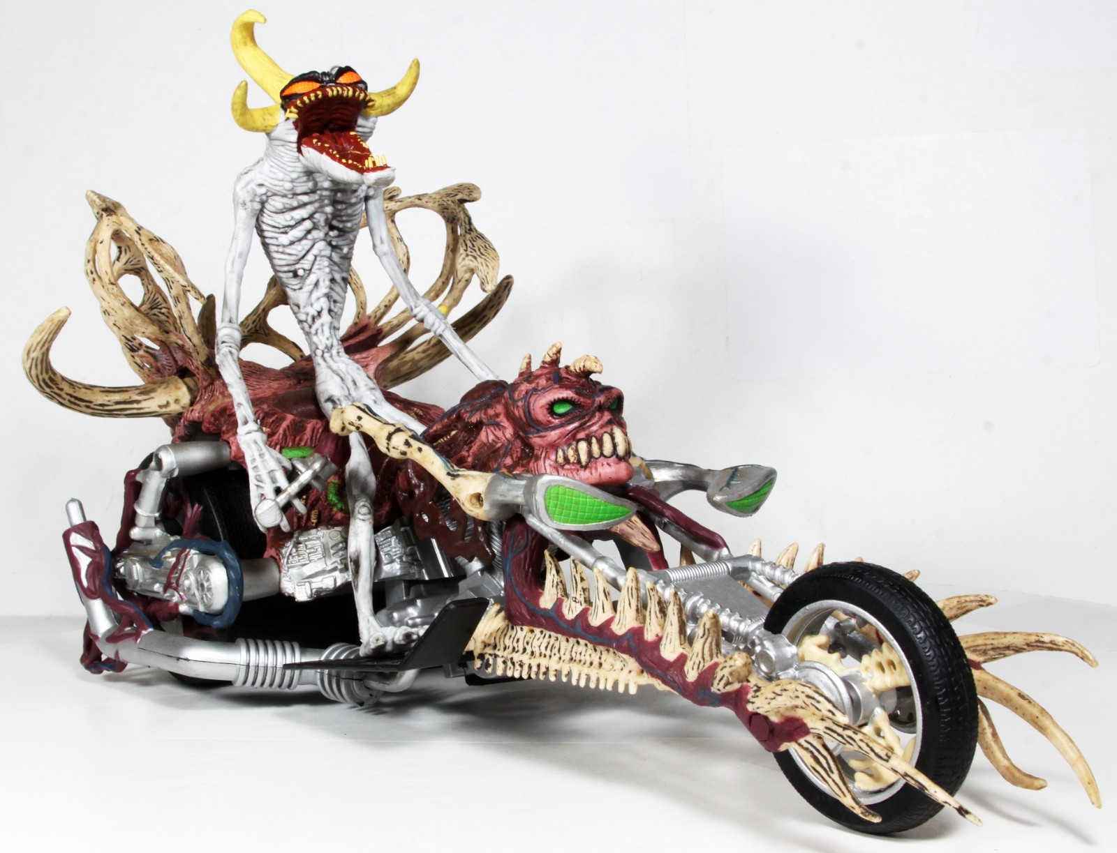 1995 TODD McFARLANE &lsquo;SPAWN VIOLATOR CHOPPER&rsquo; w/ SPAWN FIGURE