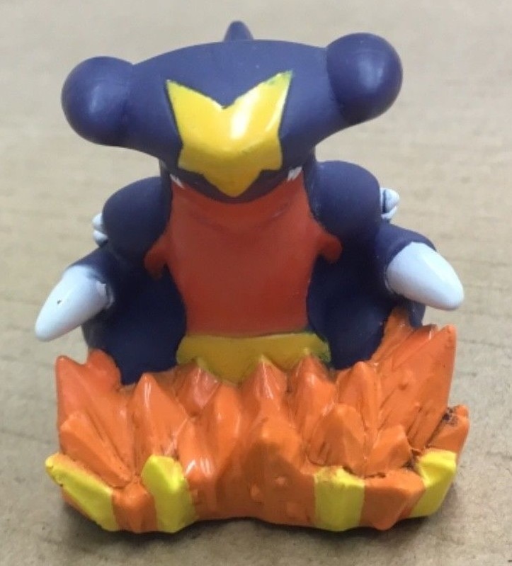 2012 Pokemon Finger Puppet 1.5&Prime; Garchomp Figure Gotta Catch Them All Nintendo
