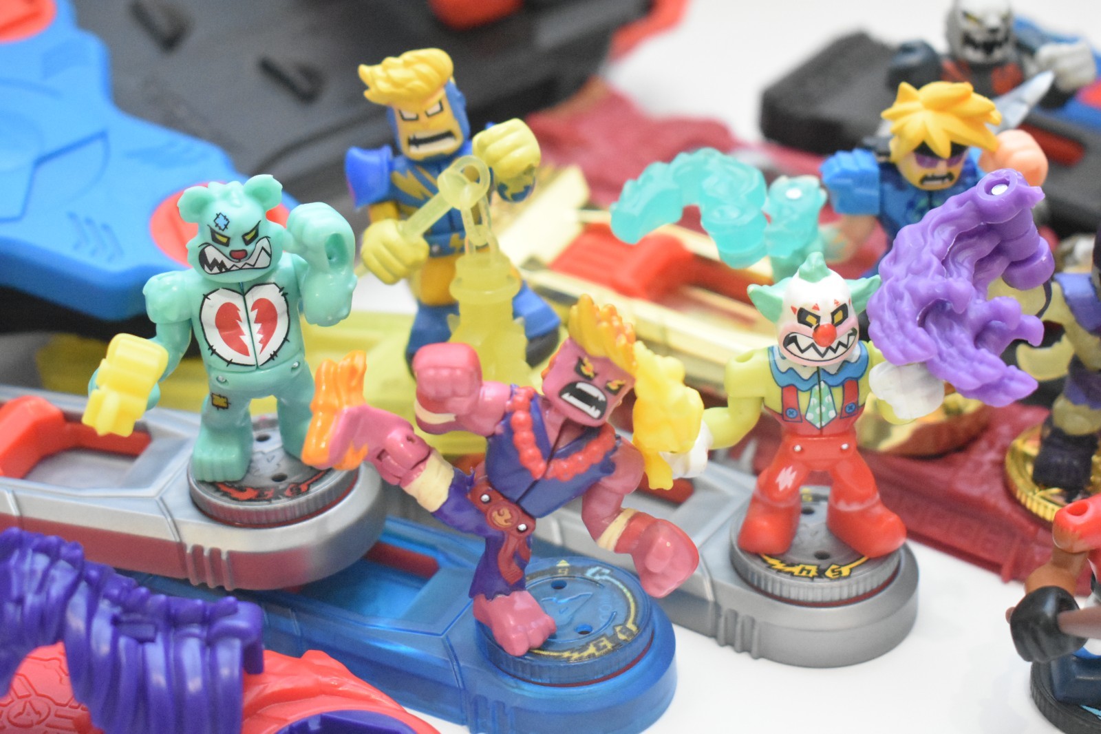 Akedo Ultimate Arcade Warriors Mini Battle Action Figure – Your Choice