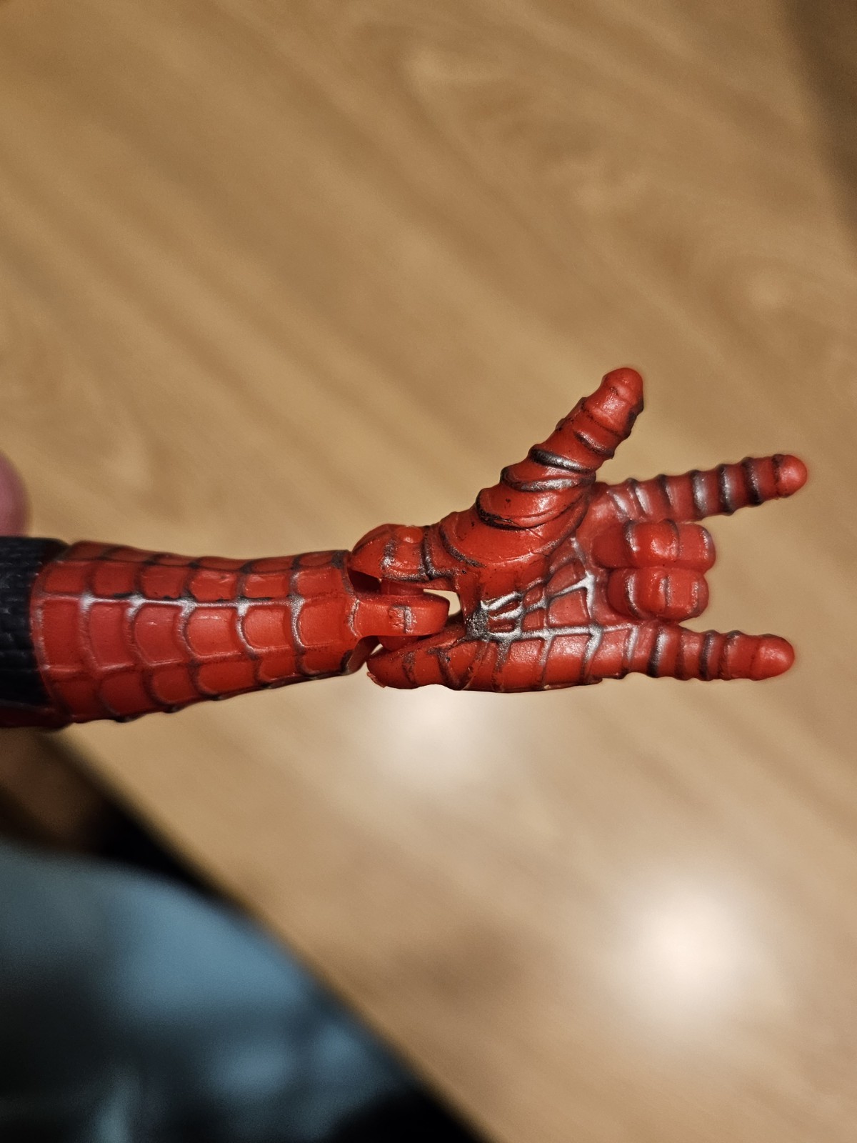 2004 Marvel Spider-Man Fully Jointed Action Figure Red and Black Plastic