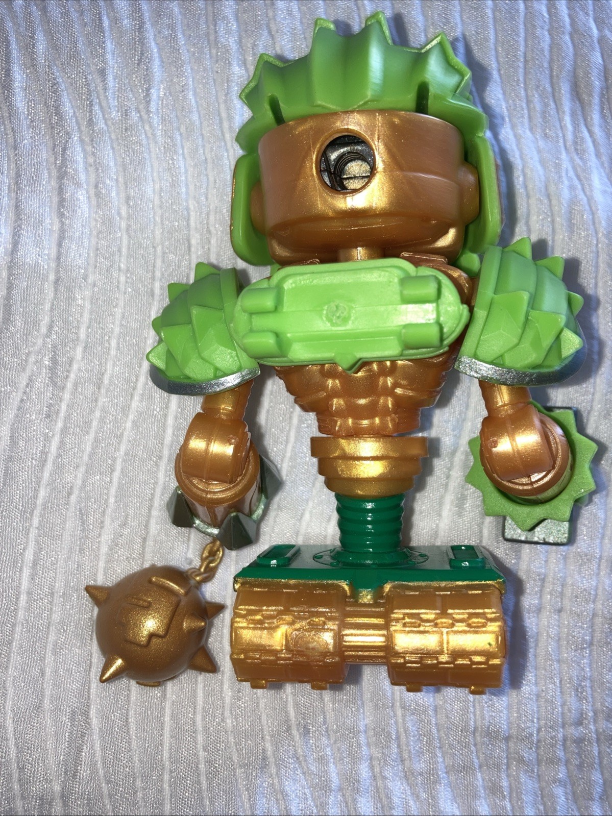 Treasure X Robots Gold Green 4” Gladiator Weapons Moose Toys Collectible