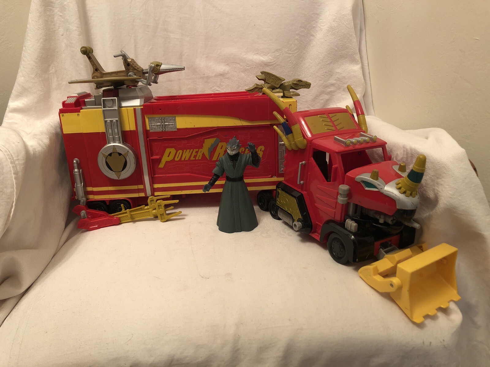Power Rangers Dino Thunder Triceramax Command Center Truck