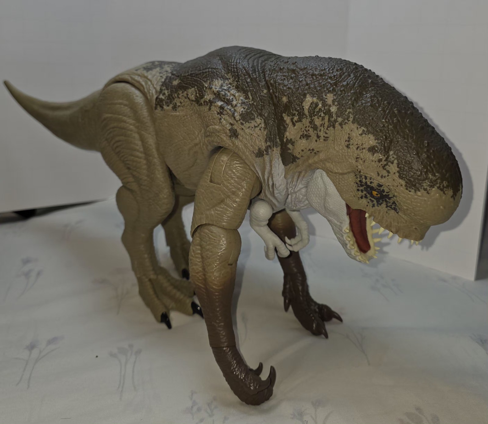 Jurassic World Rebirth Distortus Rex Rumble N Rampage 22” Dinosaur- Works