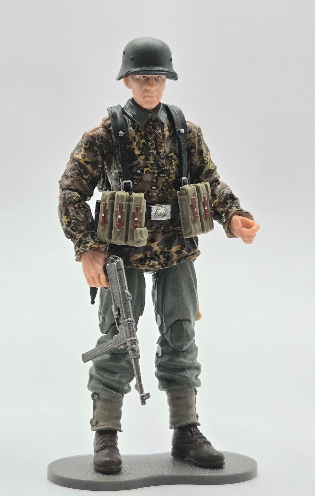 WWII – GERMAN PANZER GRENADIER w/ MP40 Marauder 1:18 Scale 4&Prime; GI Joe Type Figure