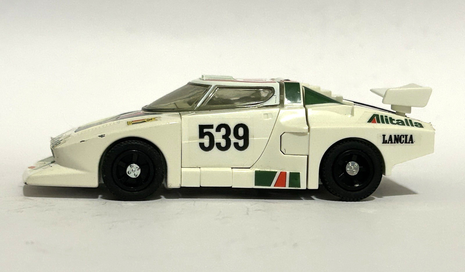 “Transformers” Wheeljack – Autobot Car, G1 (complete, not modern reissue)
