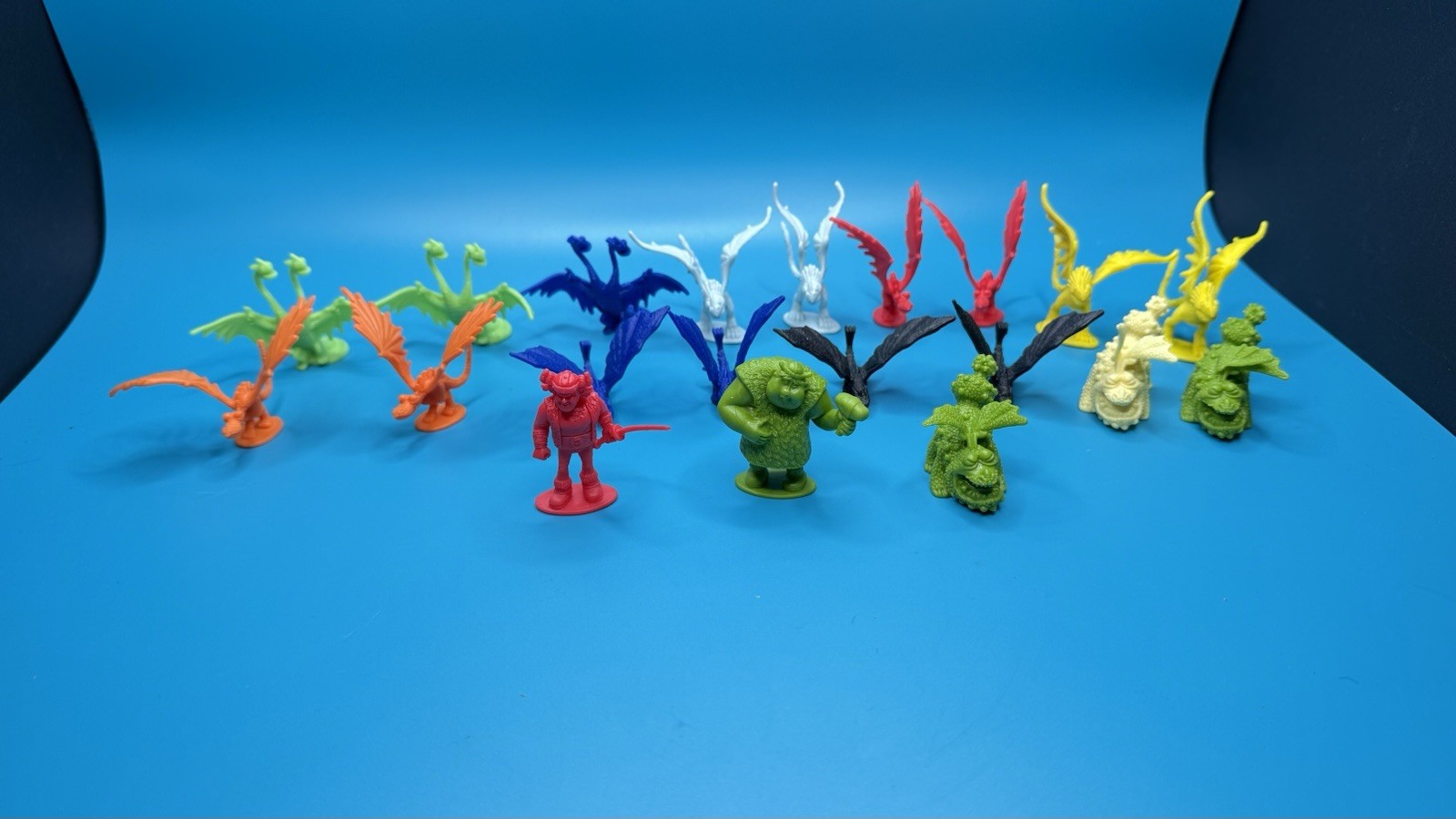 Lot Of 20 Mini Plastic Dream Works How to Train Your Dragon Toy Figures Pieces