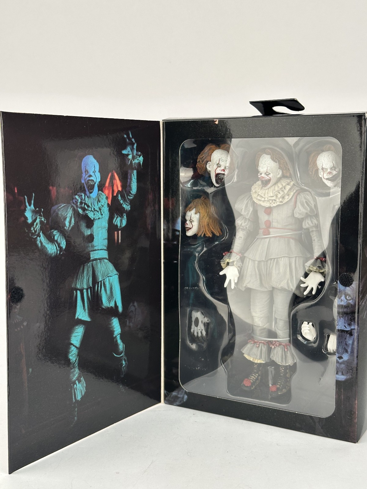 Stephen King&rsquo;s Movie IT Pennywise Well House 2017 7&Prime; Moveable Action Figure NEW