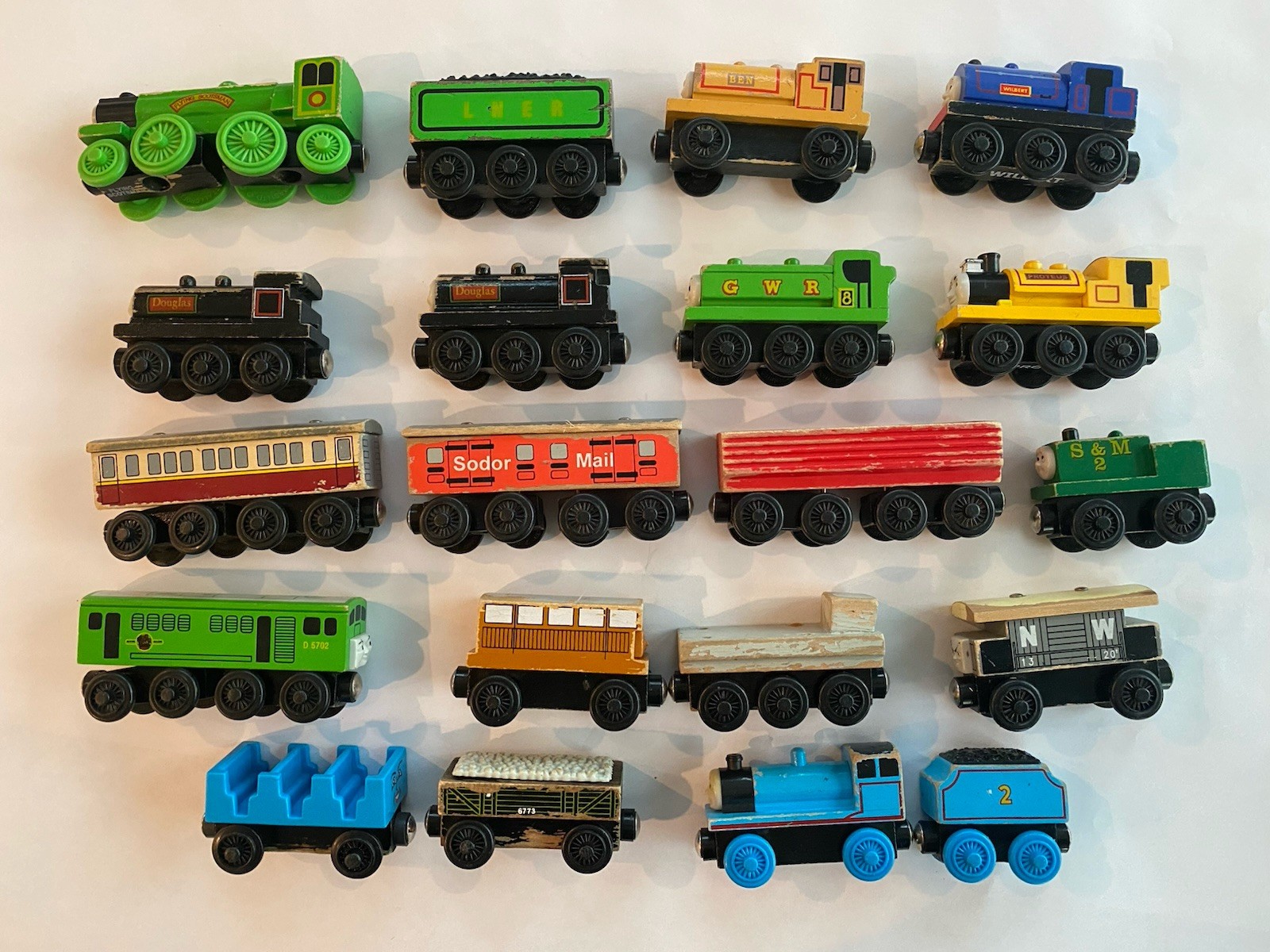 Lot of 20 Thomas Train Wooden Railway Lot Trains Tank Engine Flying Scottsman