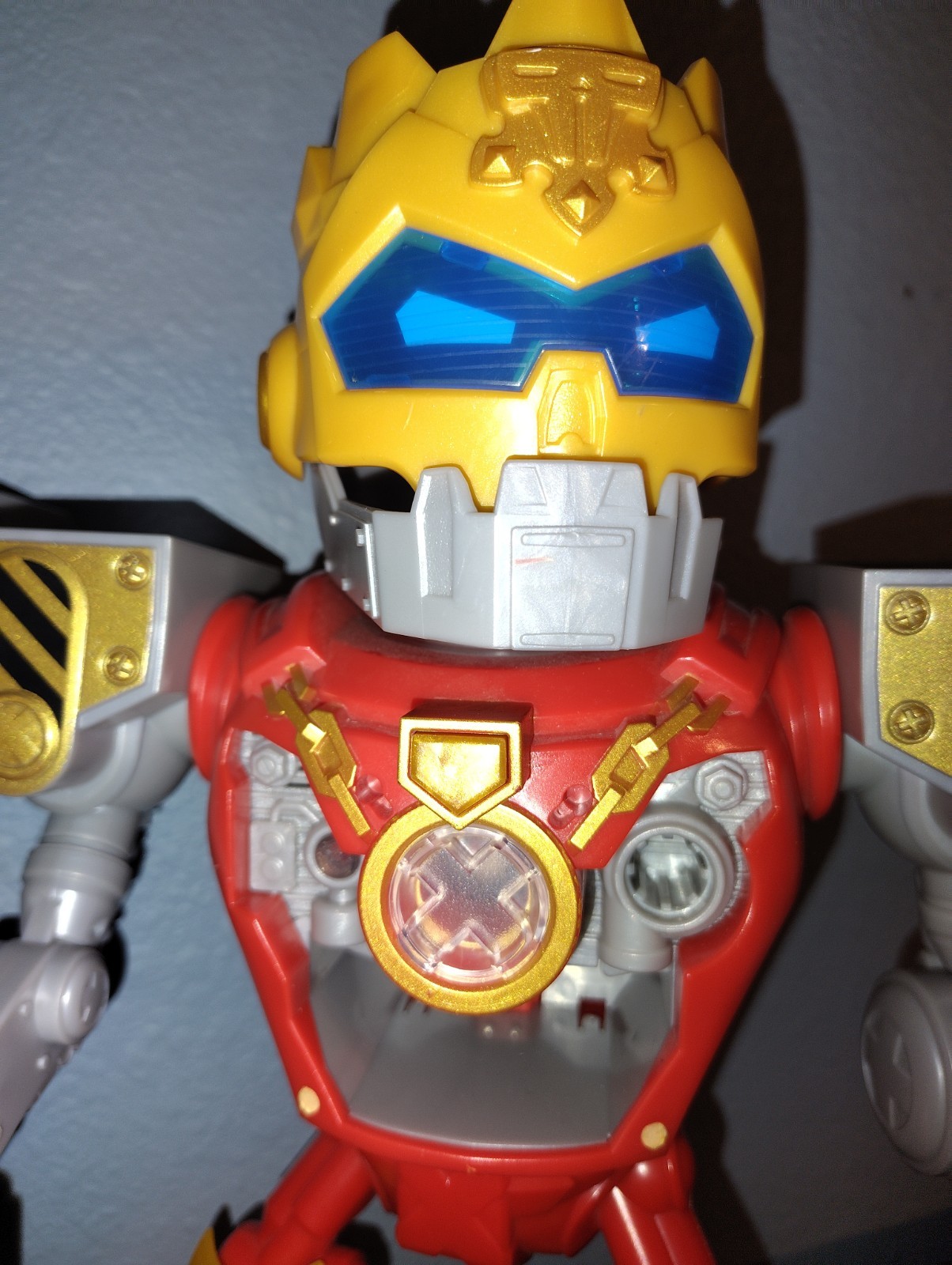 Treasure X Robots Gold Mega Treasure Bot Incomplete
