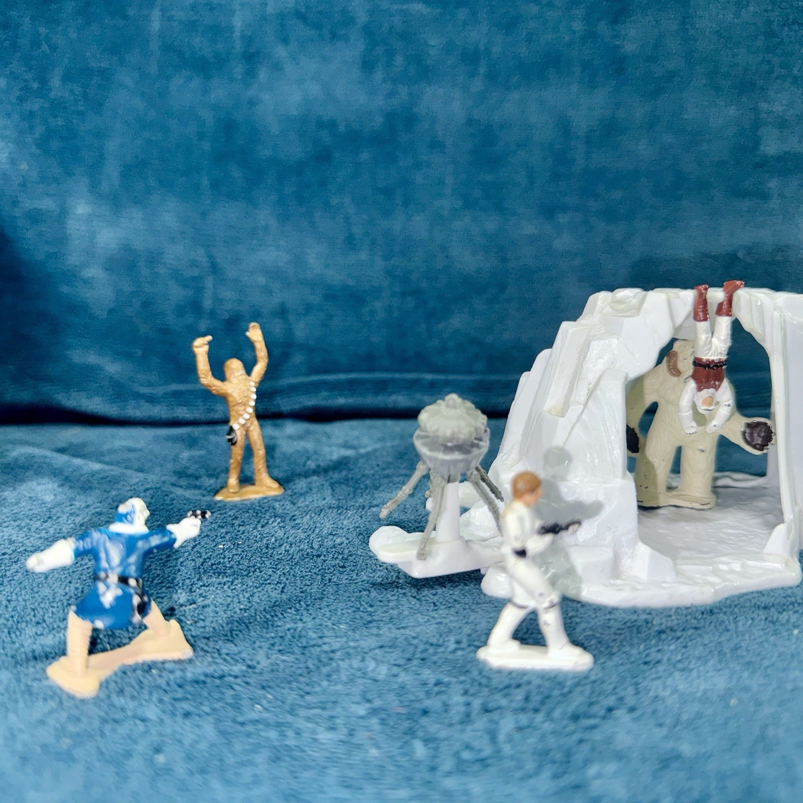 Star Wars Micro Collection Hoth Wampa Cave Complete + 6 xtra Figures Kenner 1982