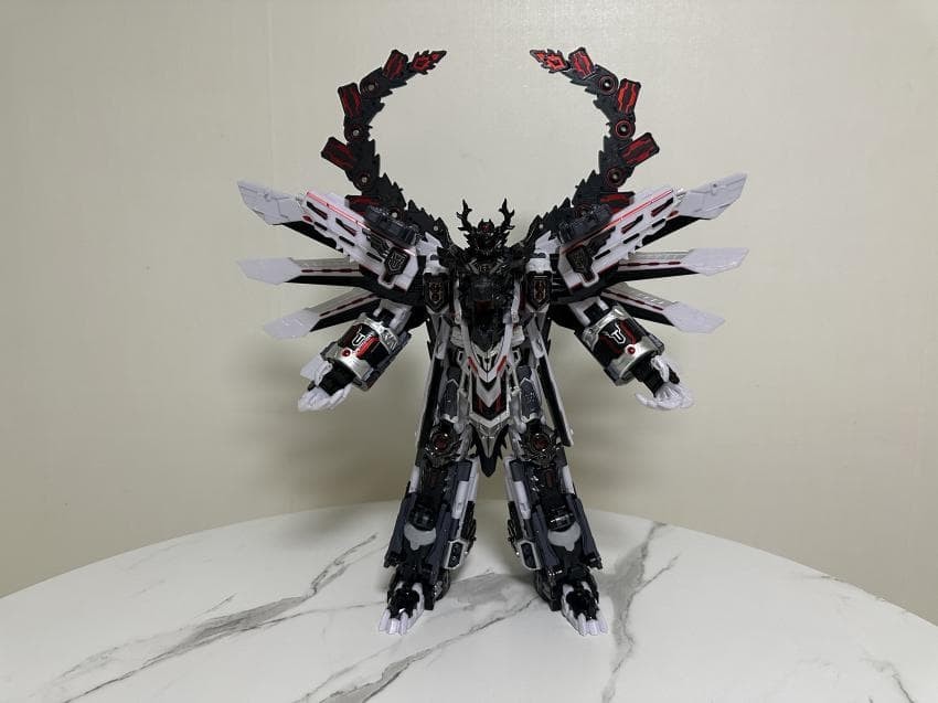 Metal Cardbot W « Tyrant Zero » – The Ultimate Colossal Black Dragon Emperor K-toy