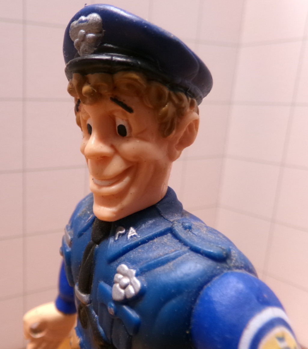 STEVE GUTTENBERG & BUBBA SMITH ACTION FIGURES FROM THE ORIGINAL POLICE ACADEMY