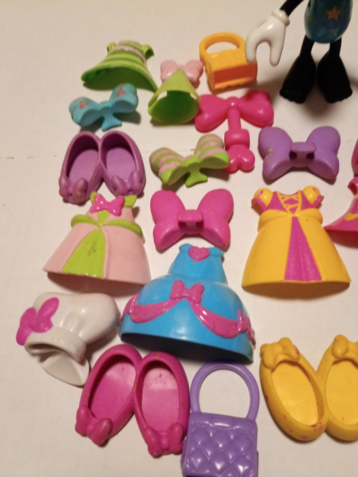 Disney Minnie Mouse Boutique Snap N&rsquo; Style Dress Up Lot Accessories