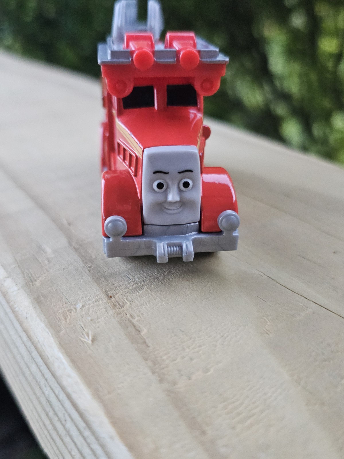 Thomas & Friends FLYNN Fire Engine Take N Play 2012 Magnetic Day Of Diesels
