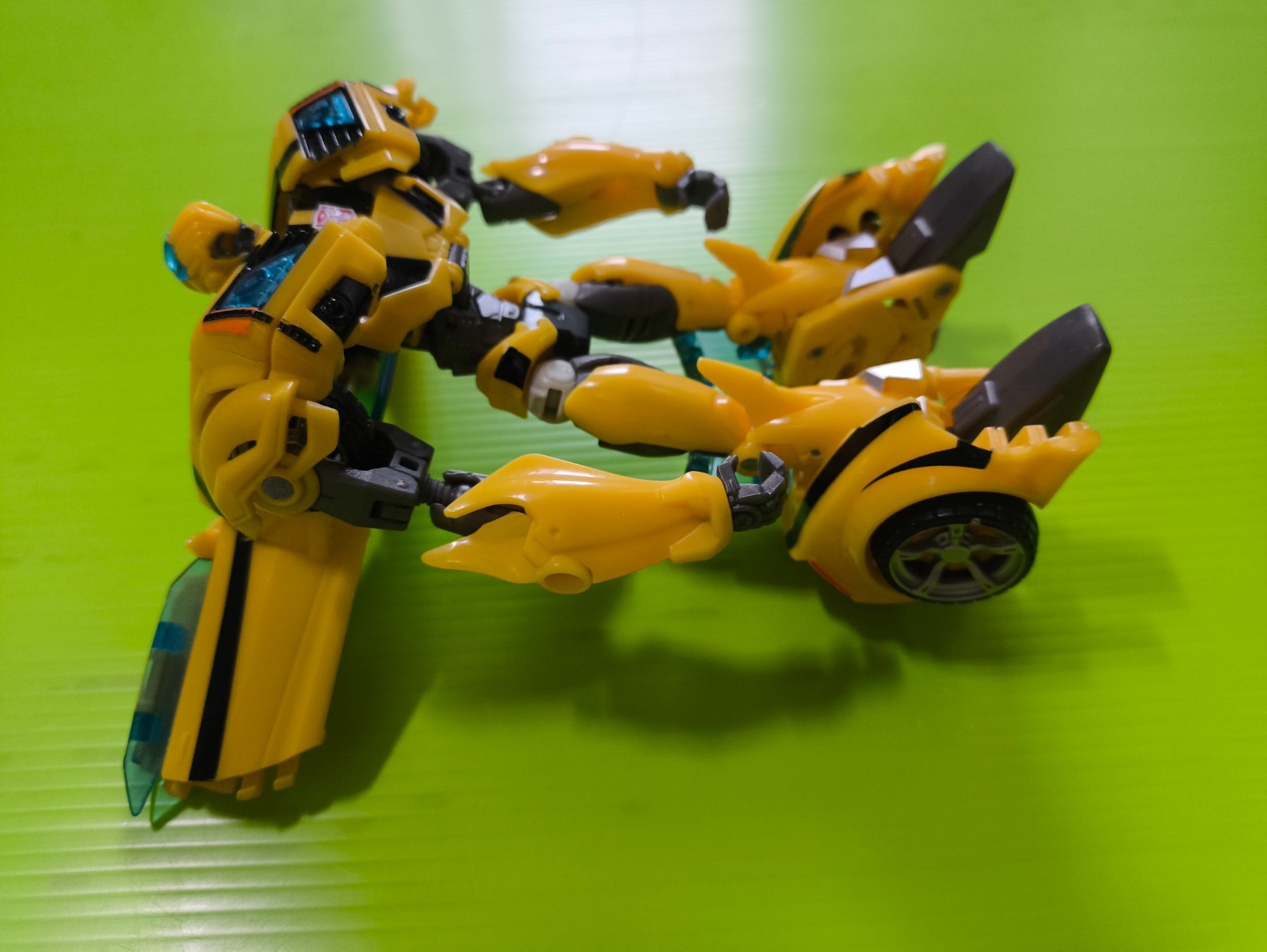 Transformers Prime First Edition Deluxe Bumblebee Hasbro NO IMPORT FEES TARIFF