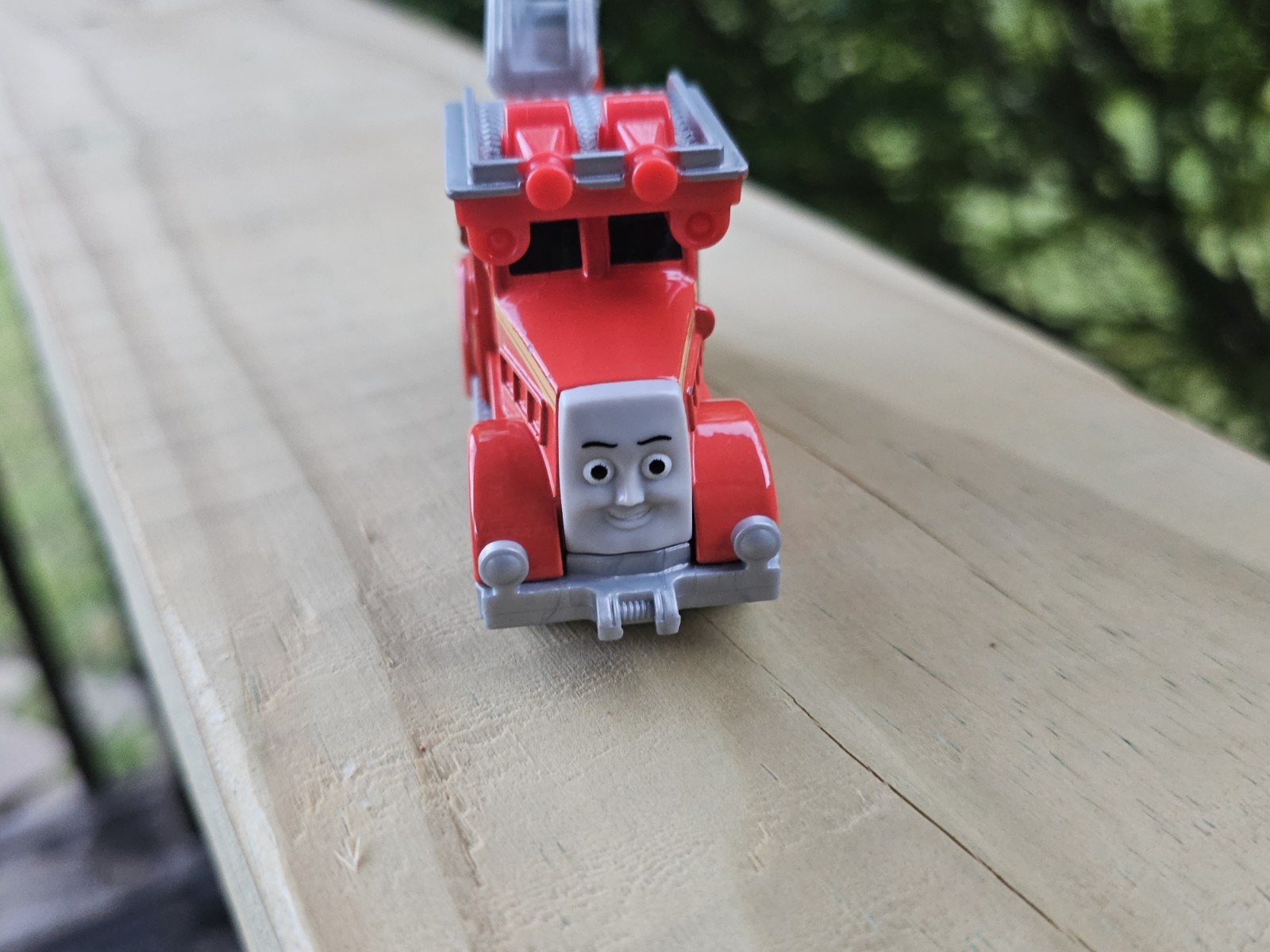 Thomas & Friends FLYNN Fire Engine Take N Play 2012 Magnetic Day Of Diesels