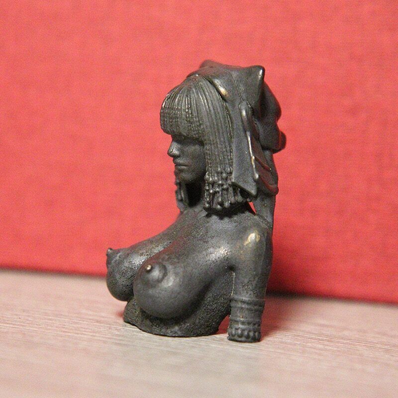 Brass Egyptian Queen Statue Miniature Version of Body Art Antique Decorations