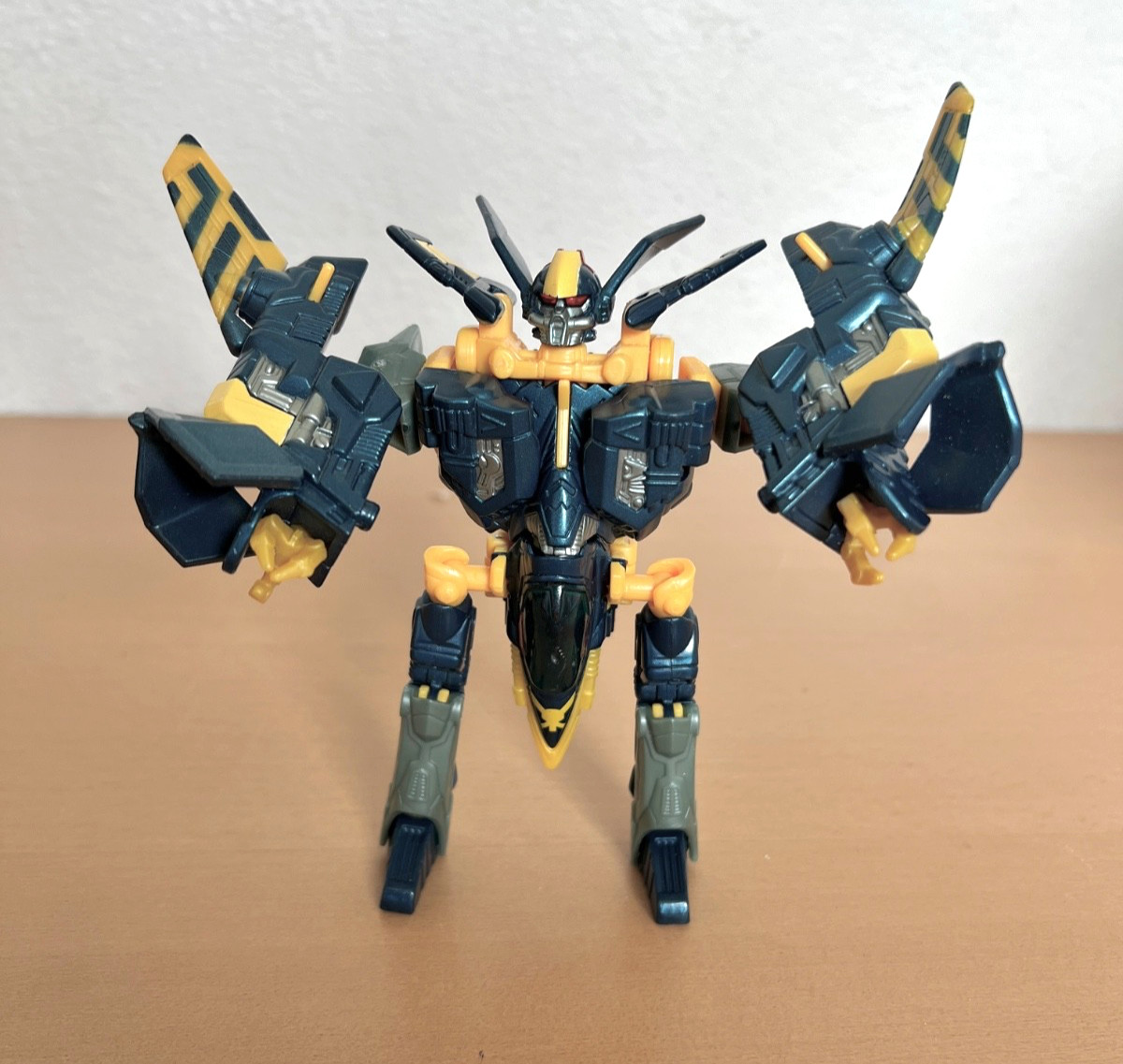 1999Hasbro Transformers Beast Machines Vehicon Jetstorm Action Figure Incomplete