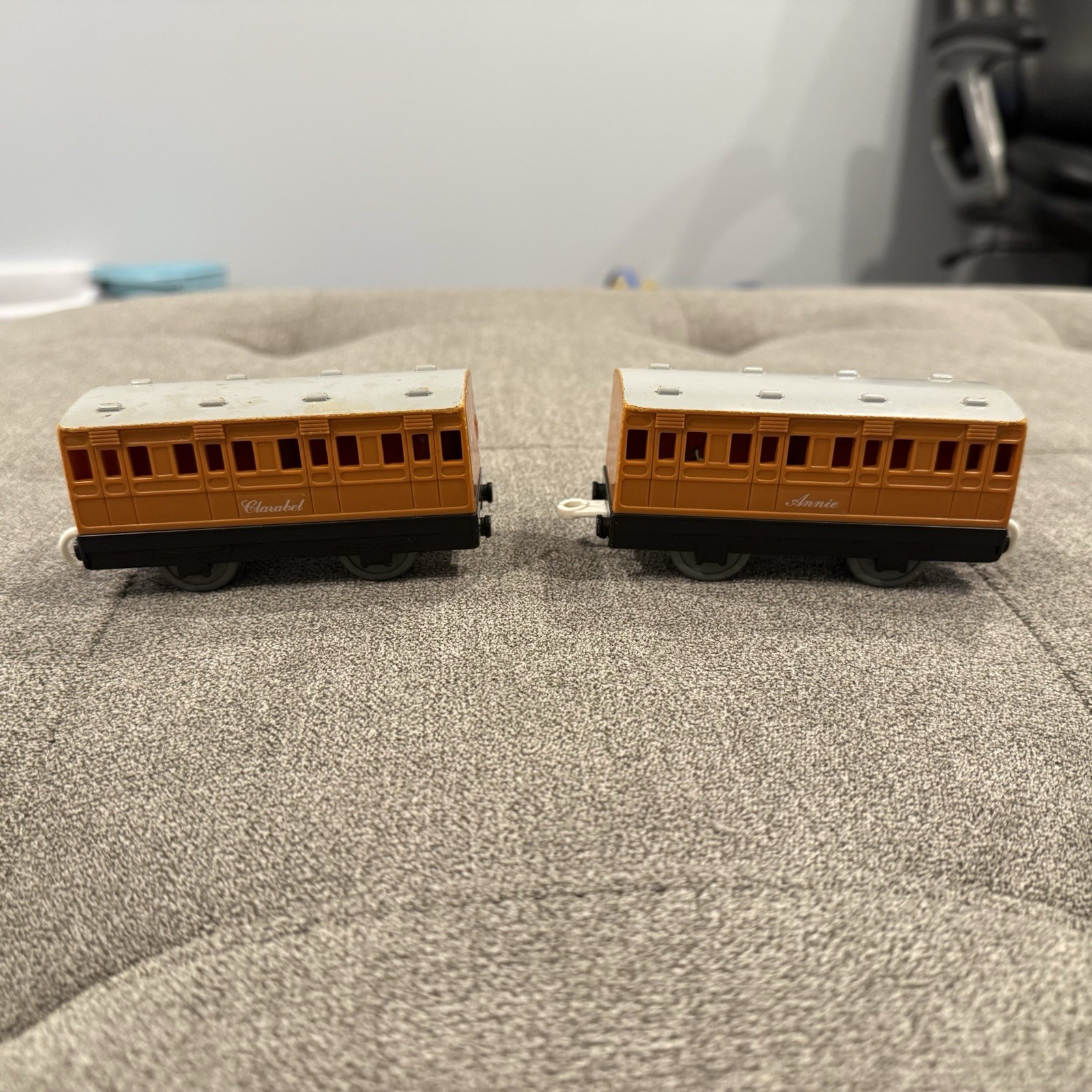 Thomas & Friends 1992 Trackmaster CLARABEL & ANNIE Passenger Coaches TOMY