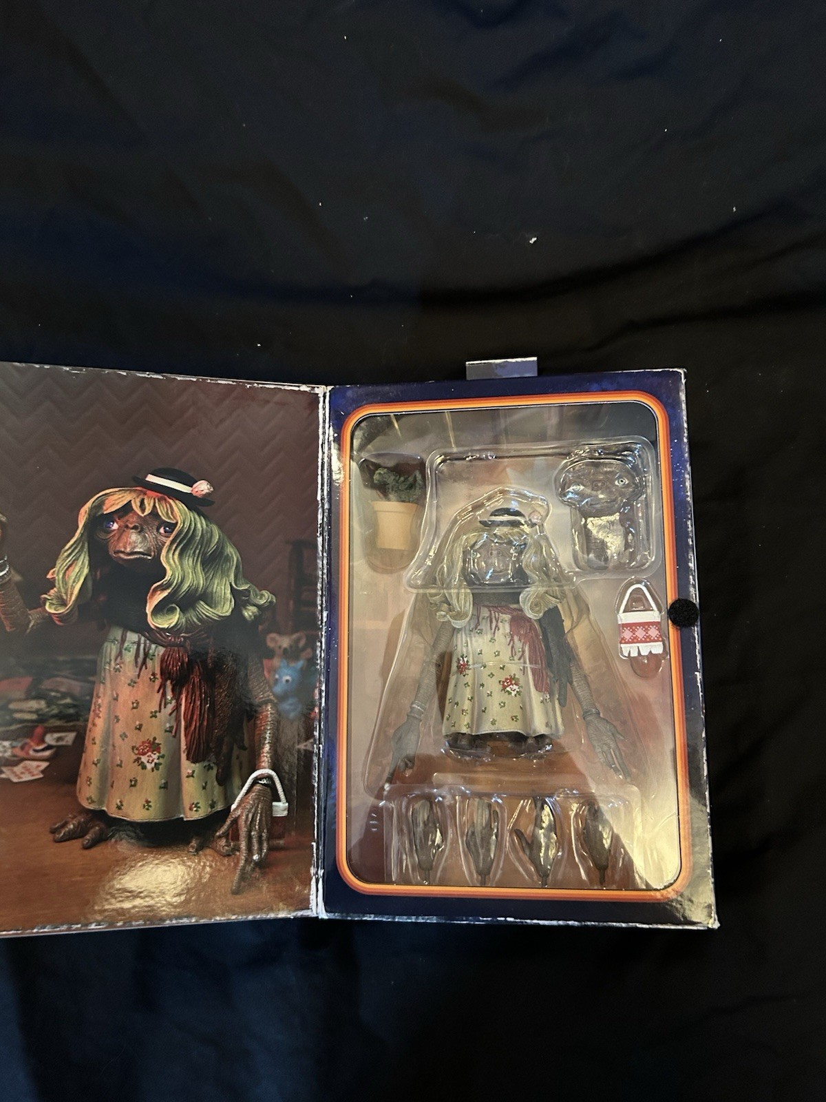 NECA 40th Anniversary E.T. Ultimate Dress-Up E.T. 4&Prime; Action Figure New In Box