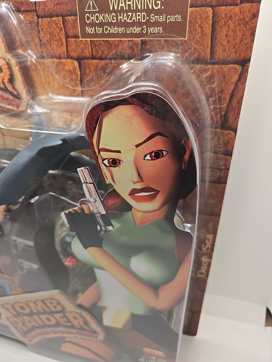 Playmates Tomb Raider Lara Croft Deep Sea Action Figure vs Great White 1999