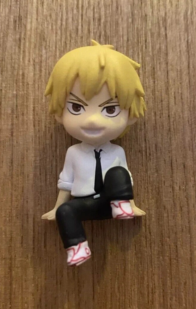 DENJI Chainsaw Man Devil Hunter Shirt Kitan Club Seated Shelf Mini Figure Loose