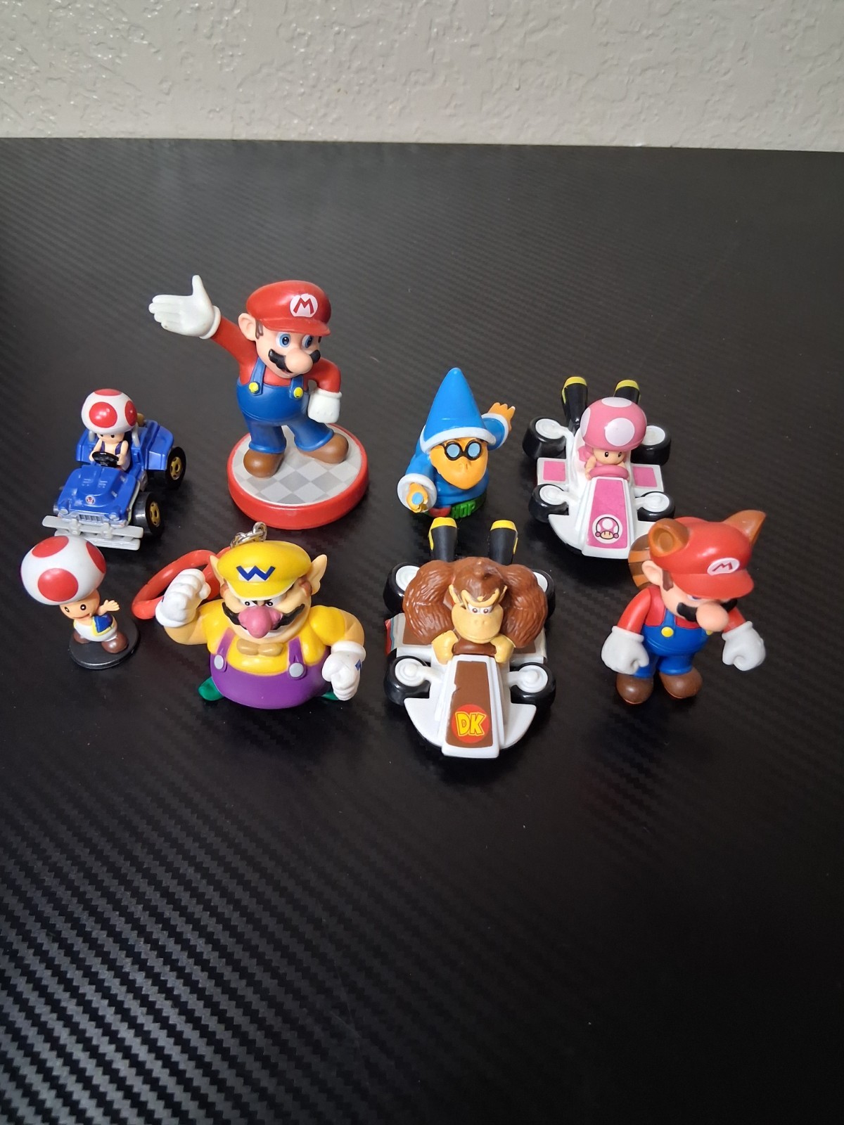 Super Mario Bros Lot Of 8 Figures Mario Toad Wario Donkey Kong.