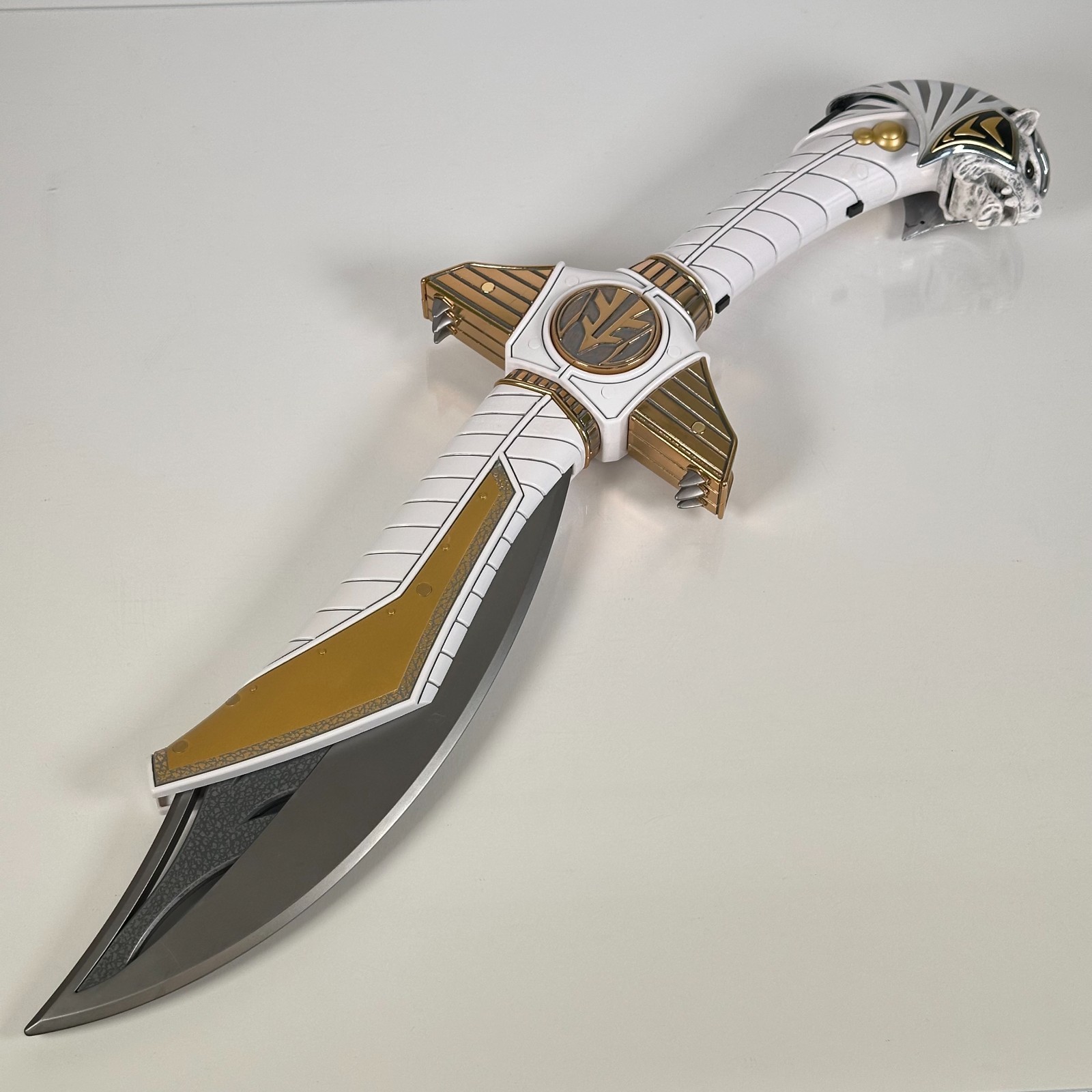 (NOS) Mighty Morphin Power Rangers – Legacy Saba The Talking Tiger SABER In Box
