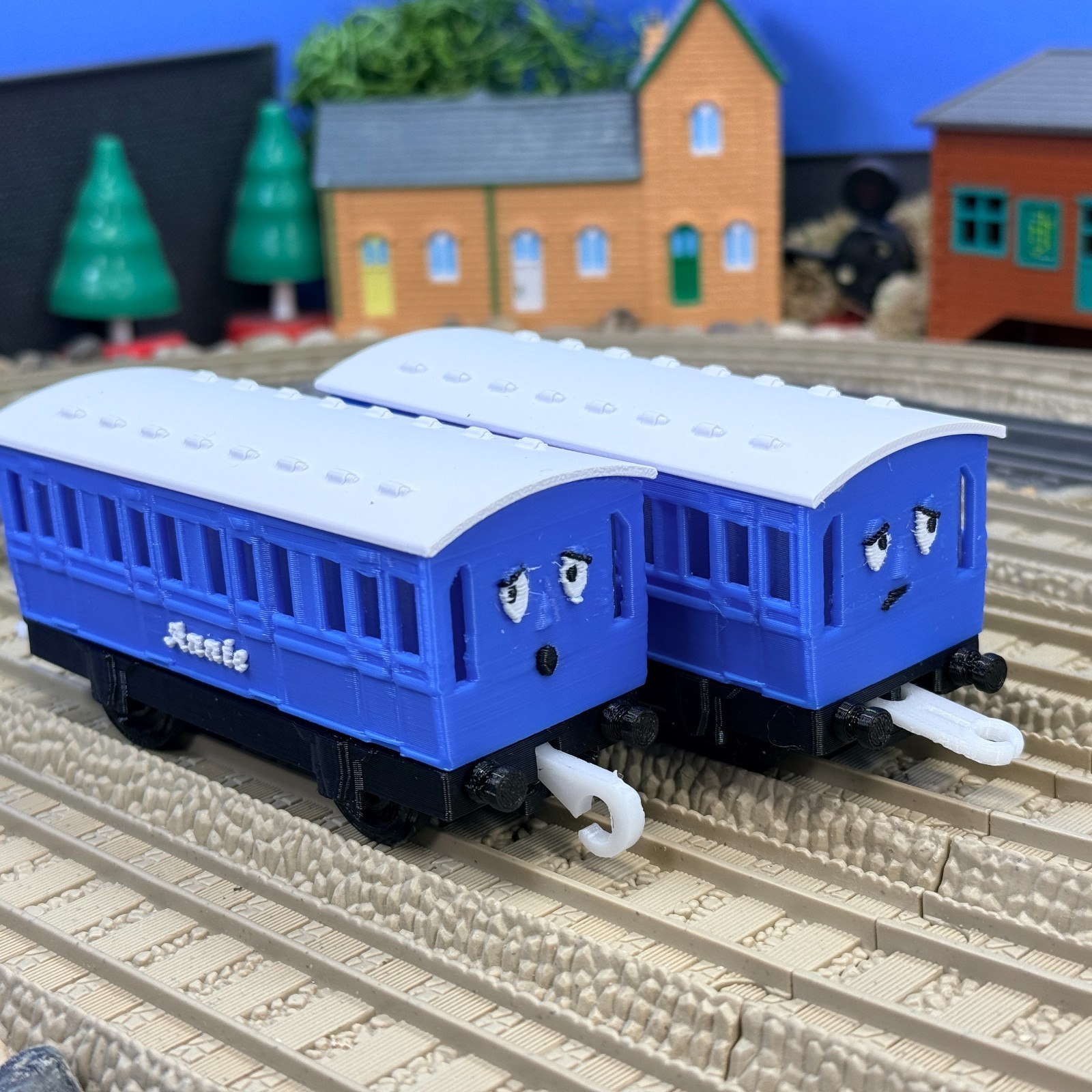 TrackMaster Annie & Clarabel Passenger Coach Custom Made Thomas Train Tracks