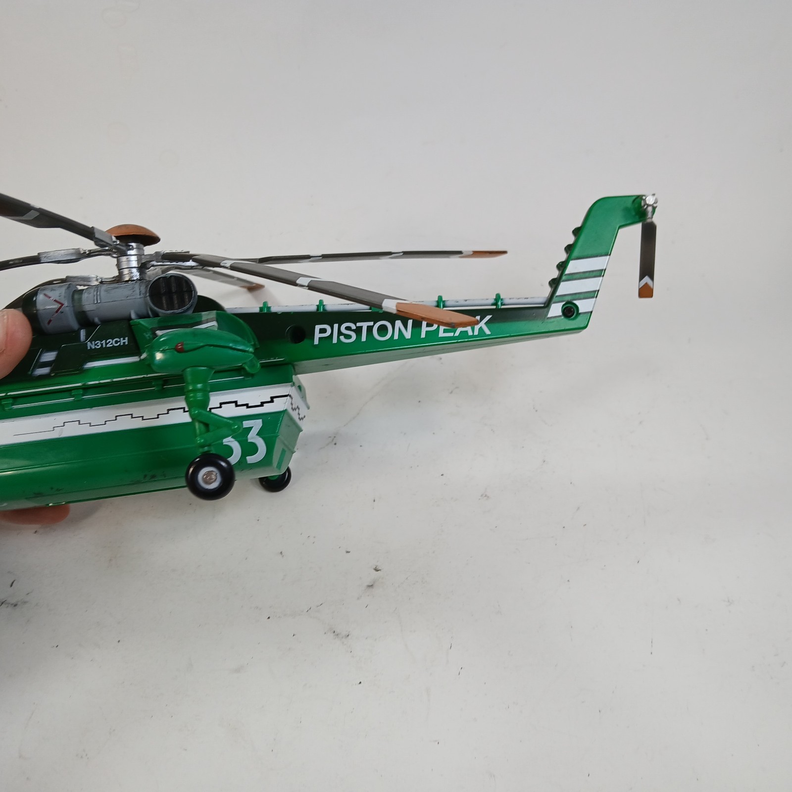 Disney Store Planes Fire & Rescue Windlifter Deluxe Die Cast 33 Piston Peak 12”