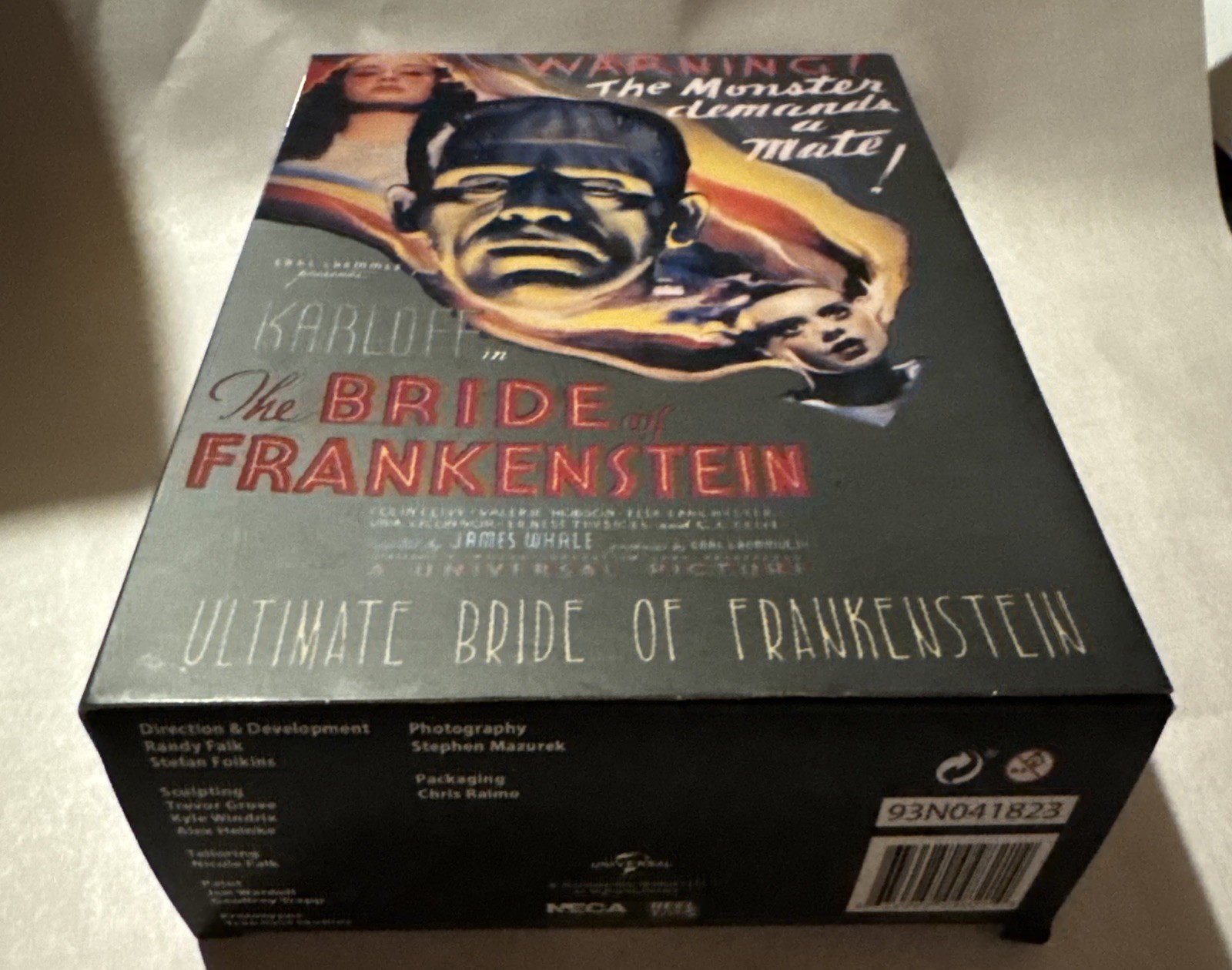 NECA Universal Studios Monsters – The Bride of Frankenstein 7” Black & White Ver
