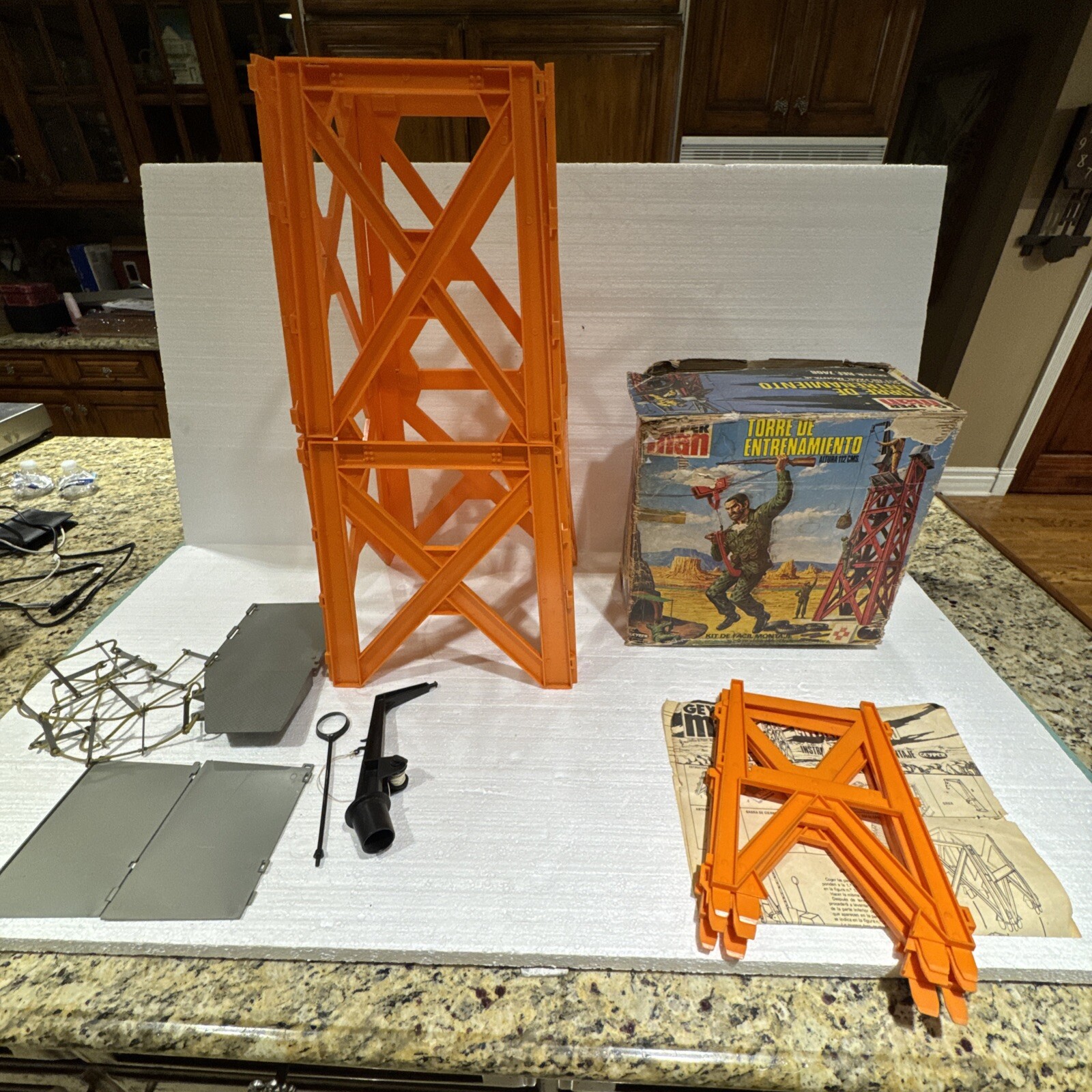 Geyper Man ACTION MAN TRAINING TOWER Spanish Version MANUAL, Not Complete