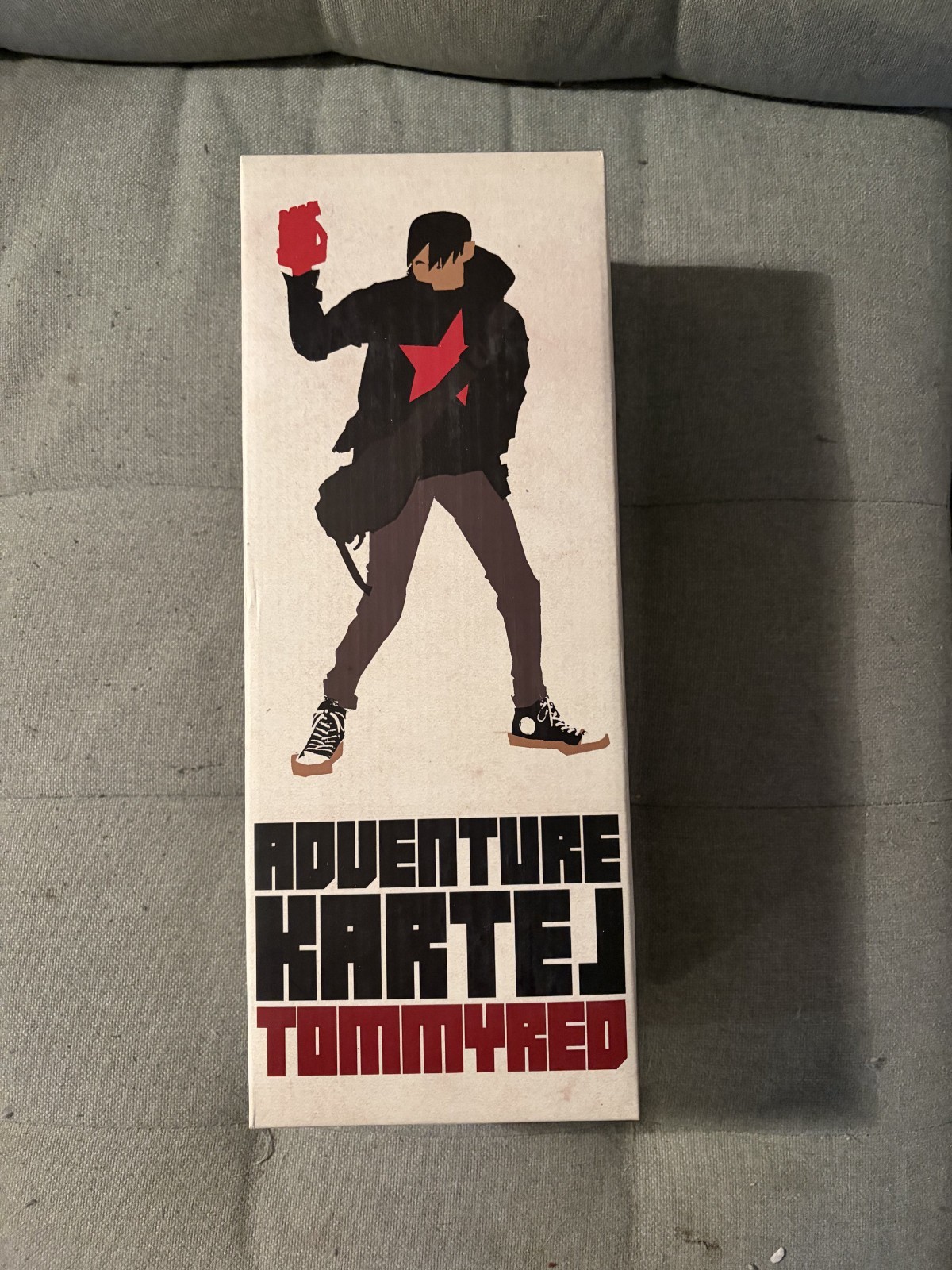 Adventure Kartel TOMMYRED threeA 1/6th Scale Figure Ashley Wood – Broken Hand